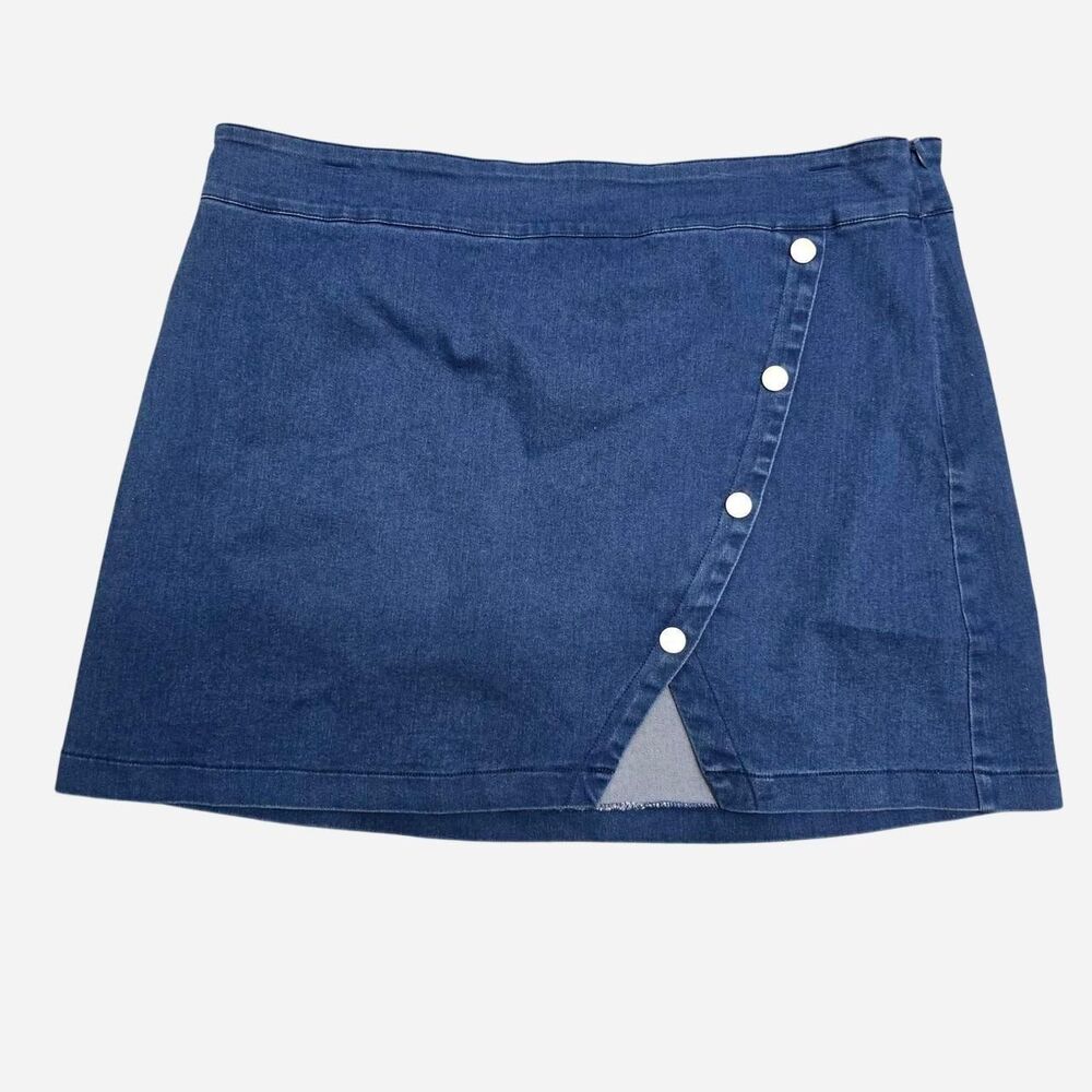 A Beautiful Soul Women's Size 10 dark wash denim mini skirt